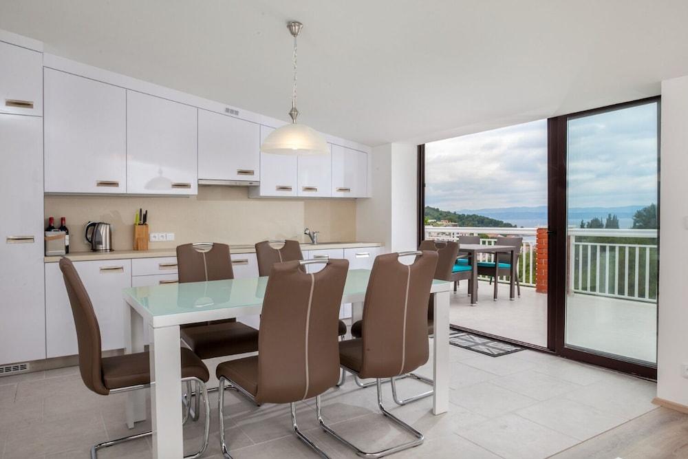 Star - With Swimming Pool - A6