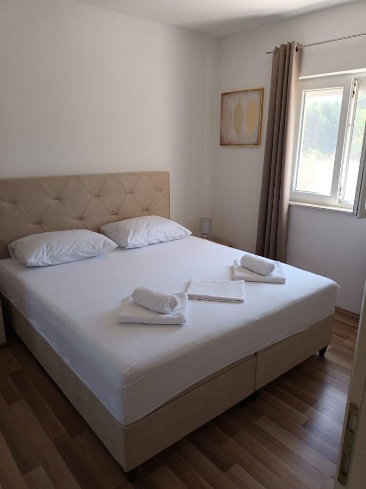 Marina - Quiet & Spacious - H