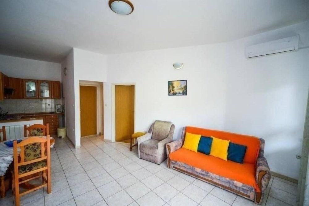 Mare - Close to the sea - A3