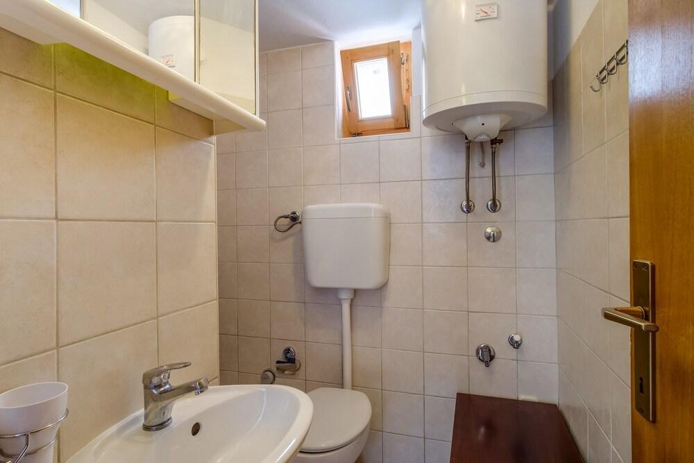 Ruka - Free Barbecue - A3