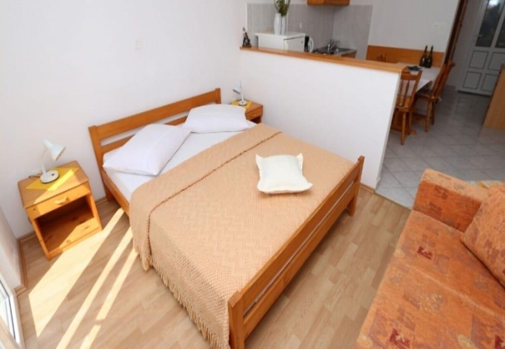 Mira - 10 m From Beach - SA4