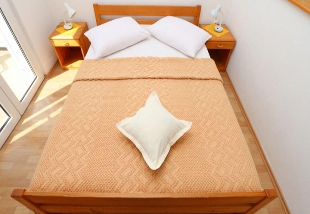 Mira - 10 m From Beach - SA4