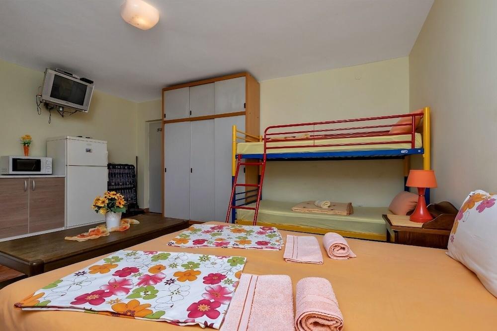 Vlatko - Afordable & Cosy - SA2