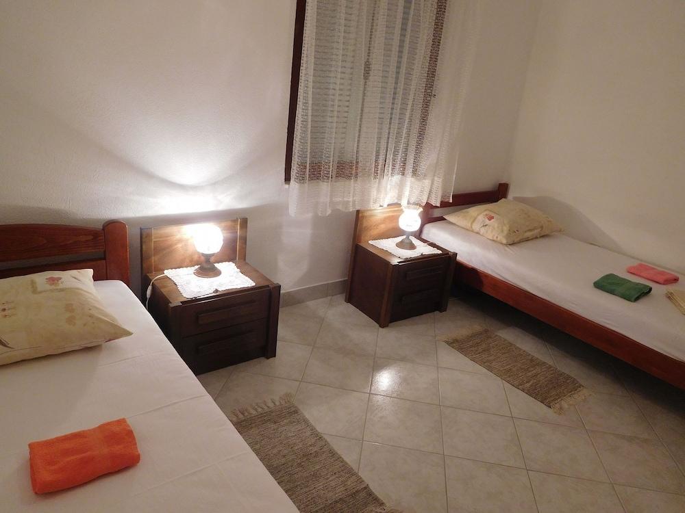 Ivan - 15 m From Beach - A1