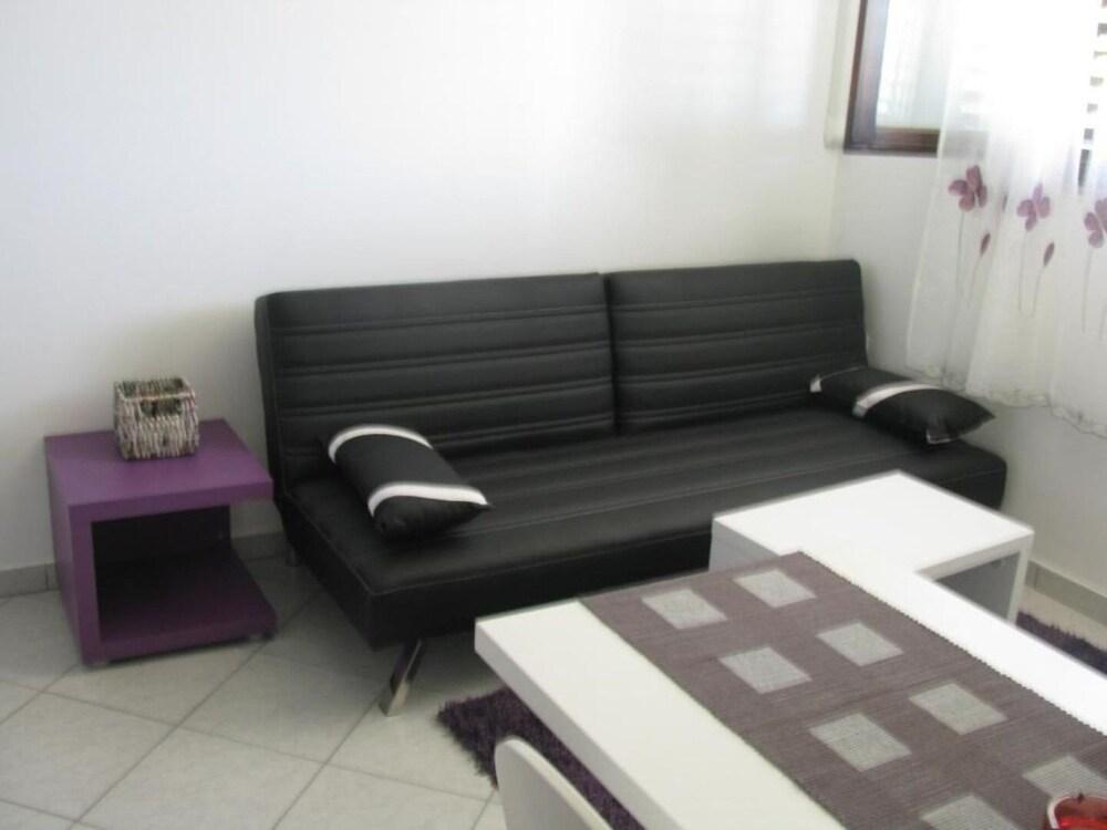 Xena - Comfort and Spacious - A3 Purple