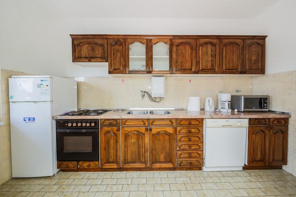 Milica - Parking and Garden - A1