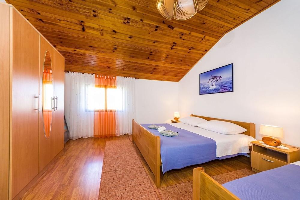 Matkos - With Garden and Terrace - A1