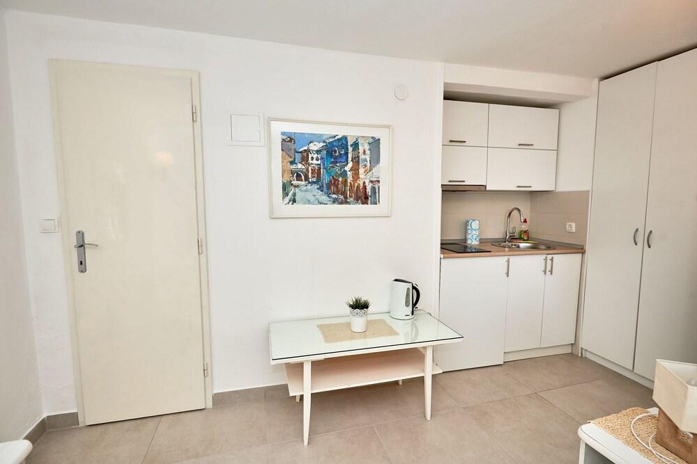 Sea Front - Free Parking - A5