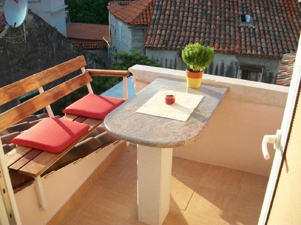 Jare - in old Town - A2 Gornji