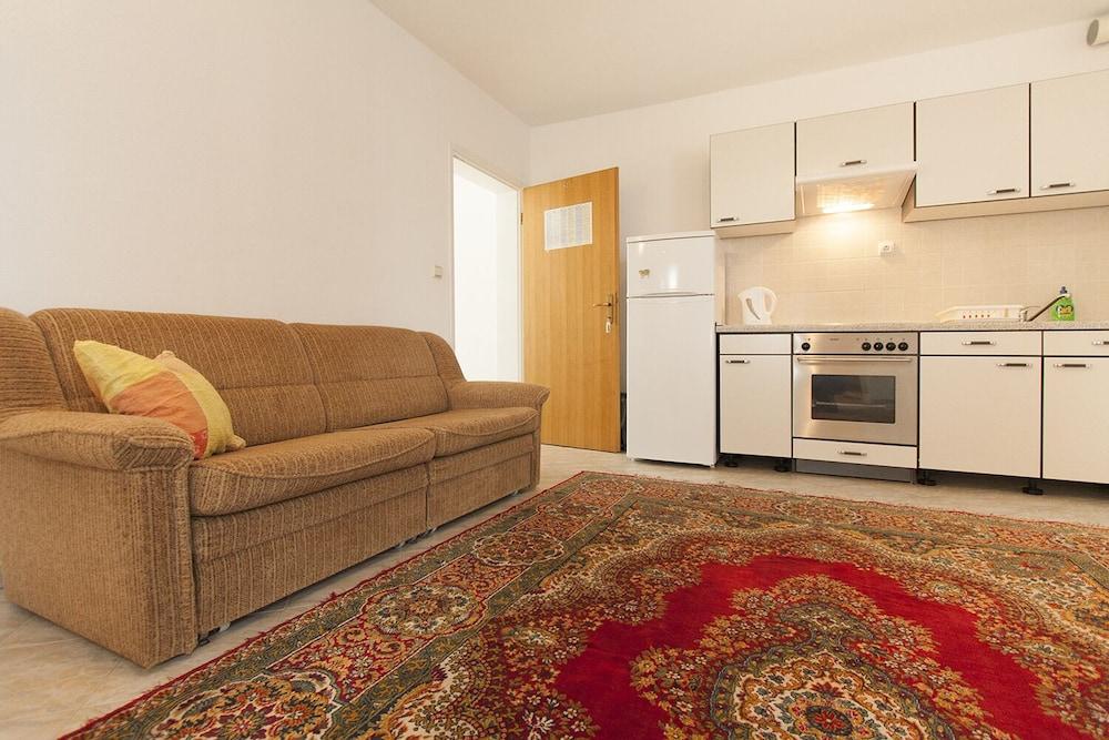 Zoran - 400 m From Beach - B2