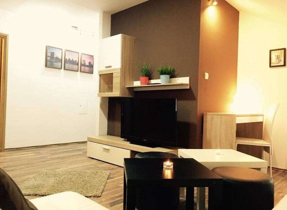 San - With Pool - A1