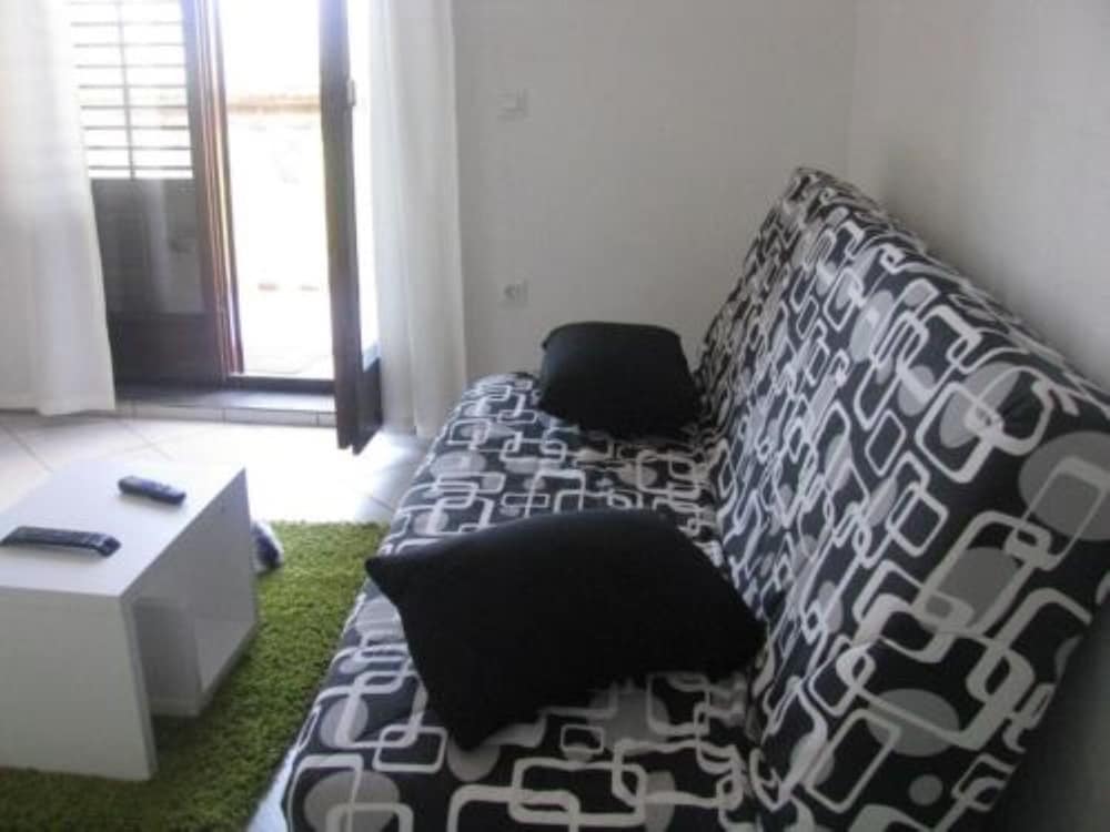 Xena - Comfort and Spacious - A5 Green