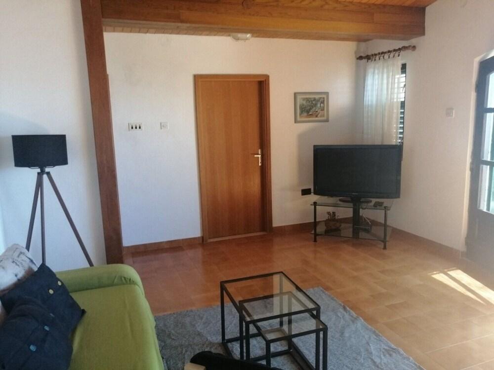 Miki - 25 m From Crystal Clear sea - A1