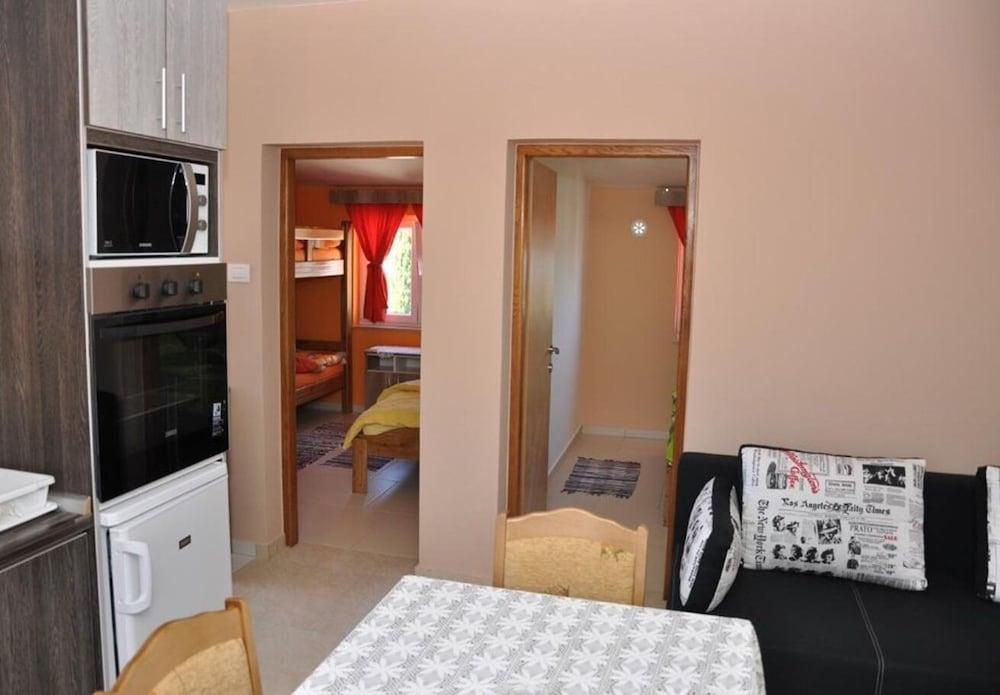 Tiho - Nice View - A2 kat