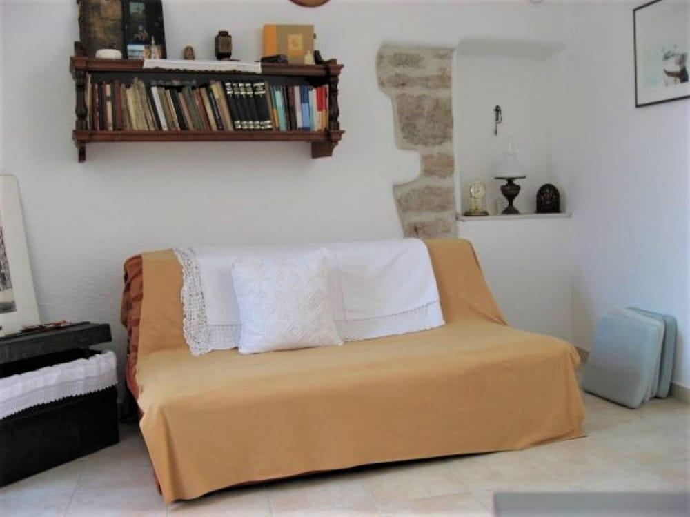 Draga - Traditional & in Center - A2