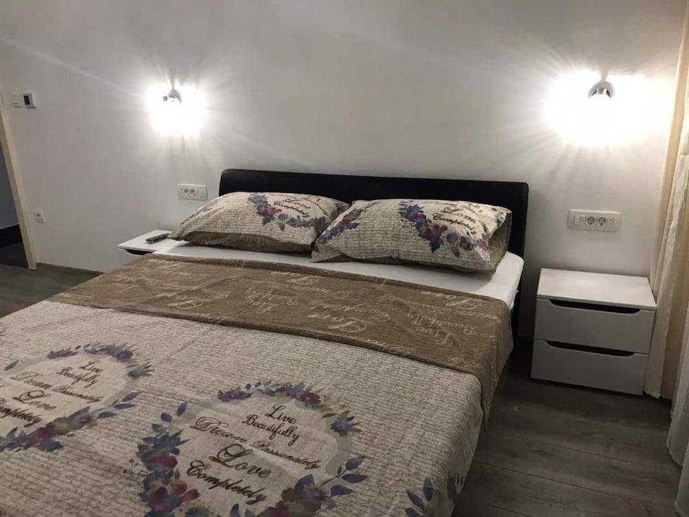 Zdene - Private Pool - A2