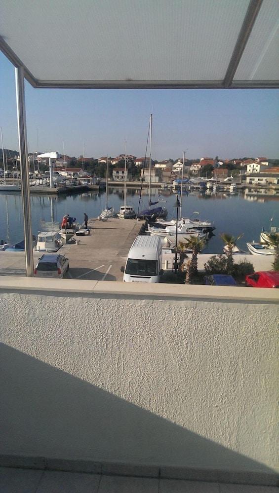 Mar - 10 m From sea - A1