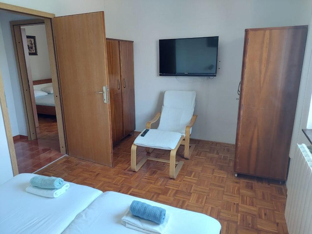 Sreca - 10m From the sea - A2