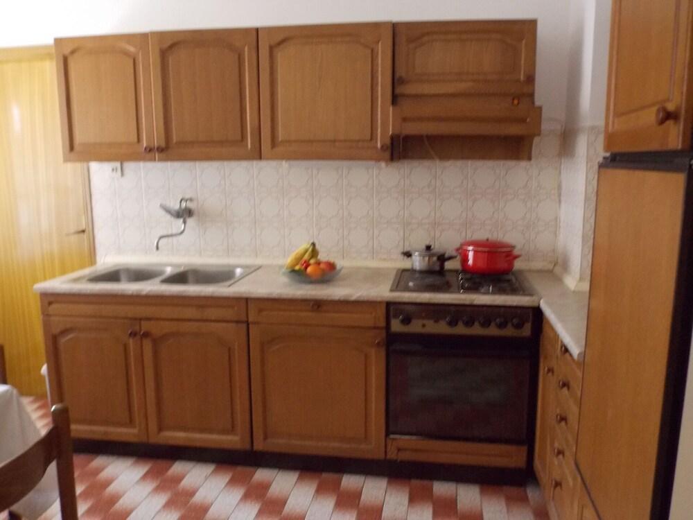 Bugi - Free Parking - H