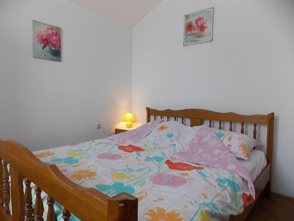 Bugi - Free Parking - H