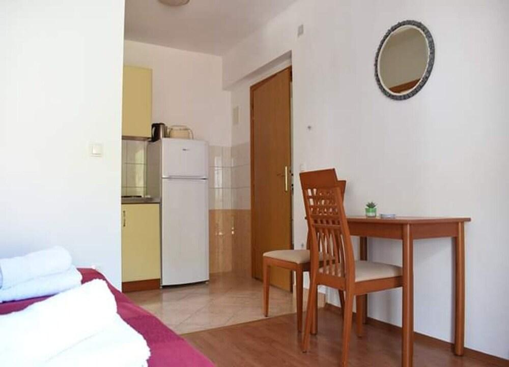 Mir - Close to Beach - SA1