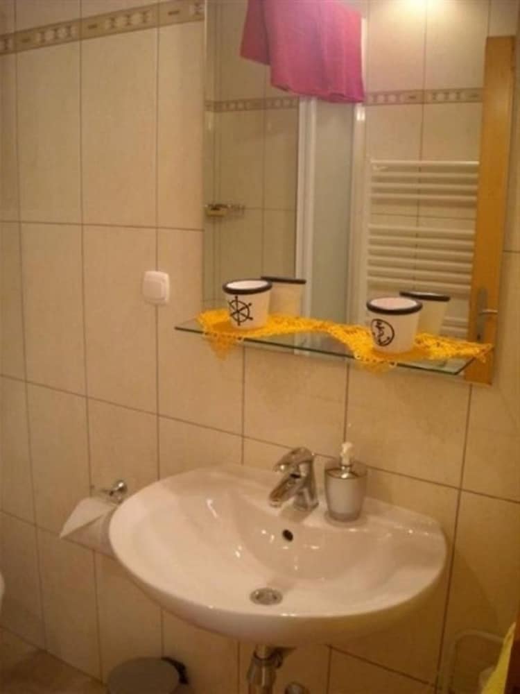 Lemar - With Parking - A5 Yellow SKY