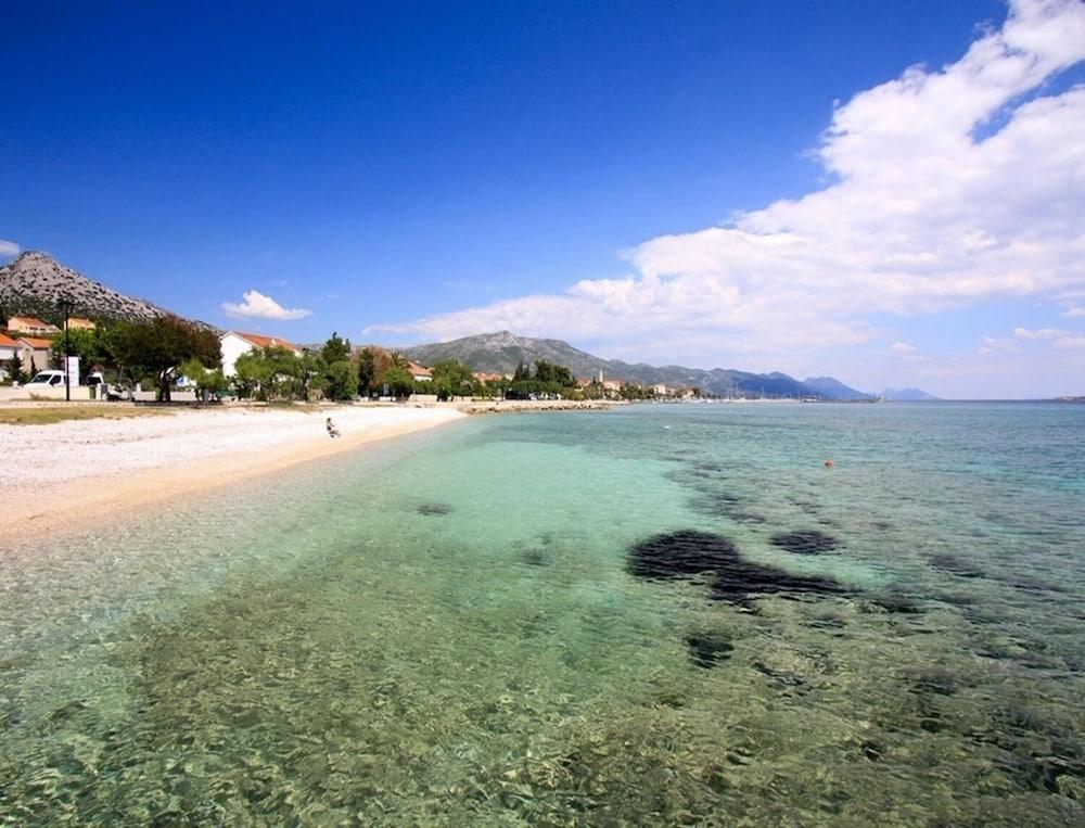 Rosa - 30m From Beach - A1