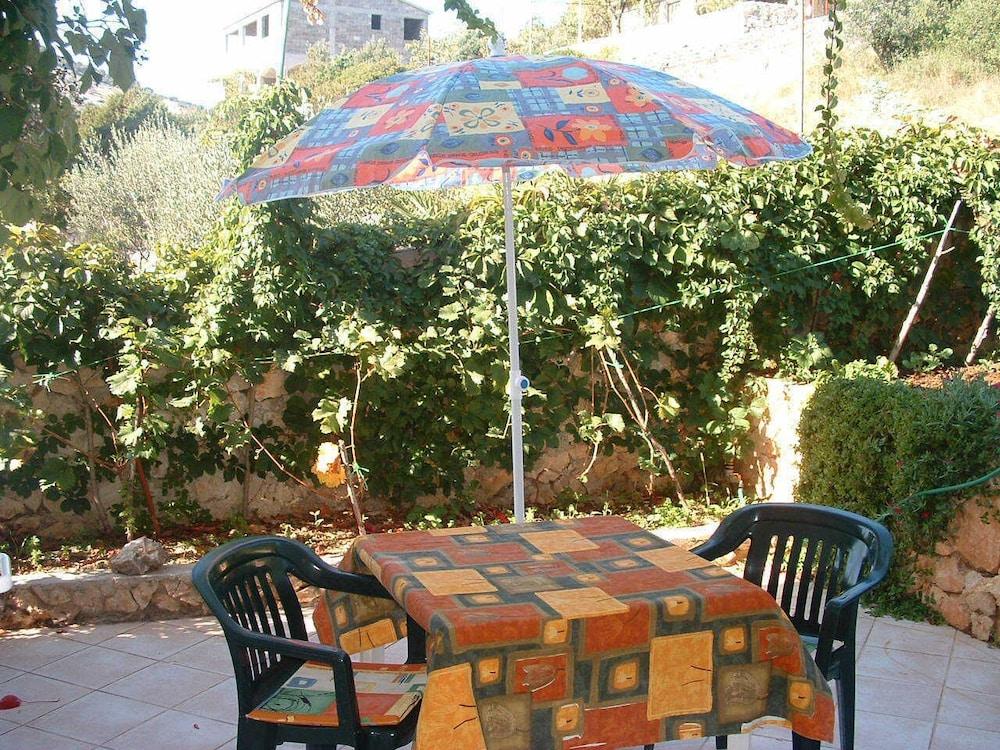 Tonka - 10 m From Beach - A1