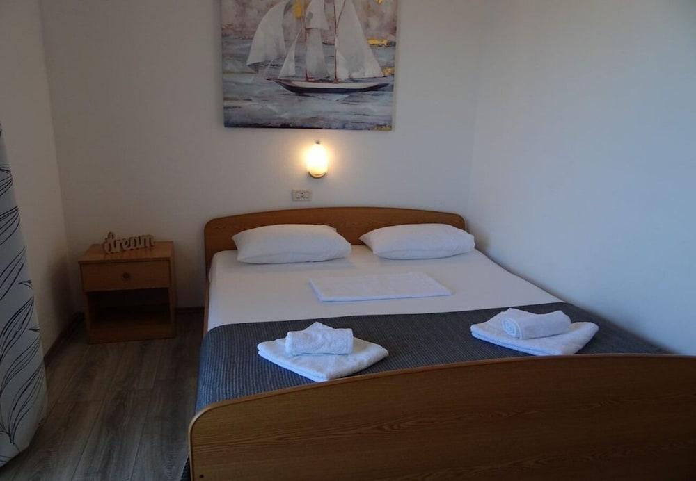 Mara - 70m From the sea - A2