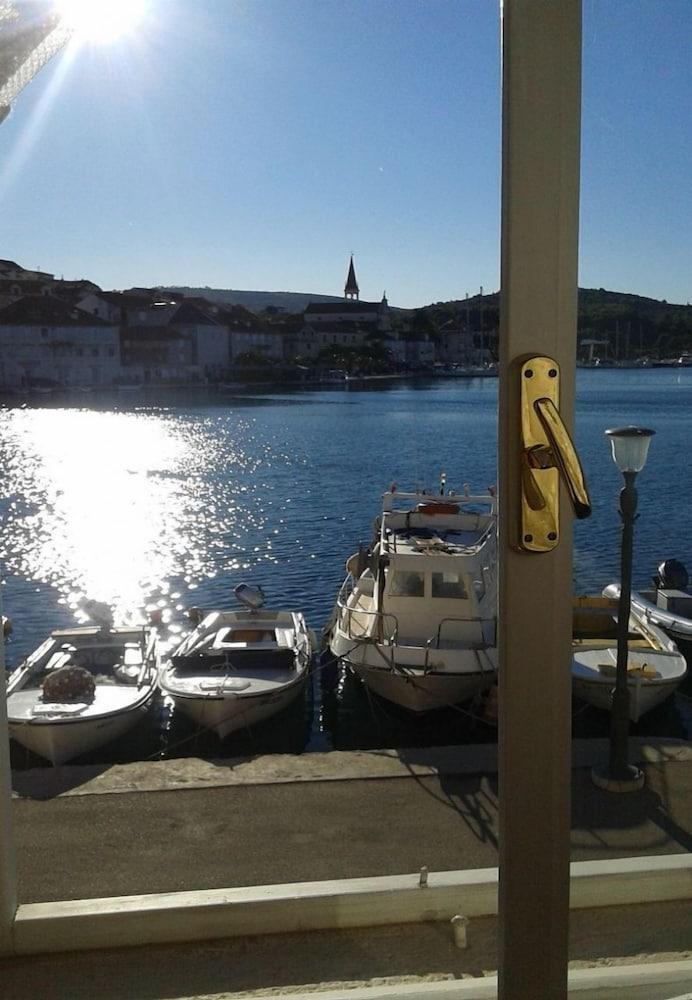 Gari - 5 m From sea - H