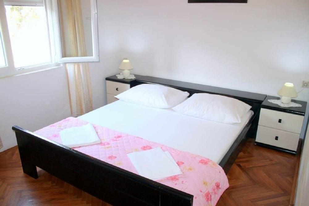 Stjepan - 10m From Beach - A1