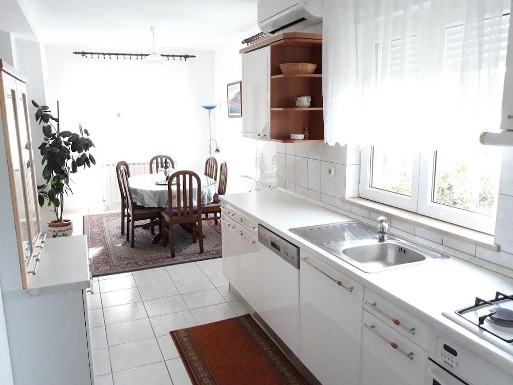 Vesna - 40 m From Pebble Beach - A3