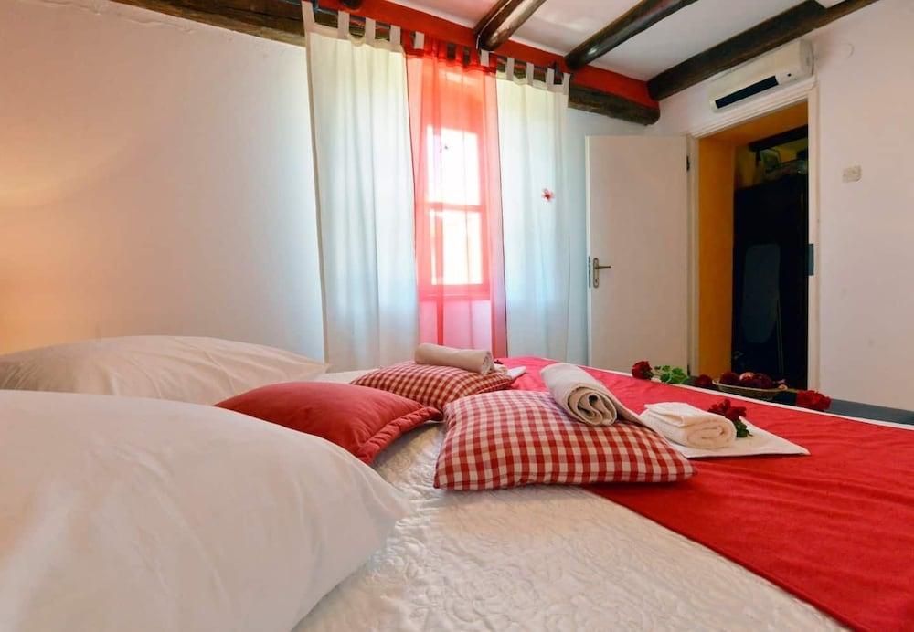 Gurianum - With Pool - H