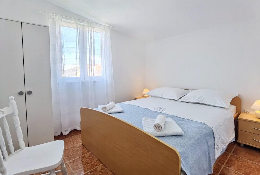 Jera - Barbecue and Free Berth for Boat - A2