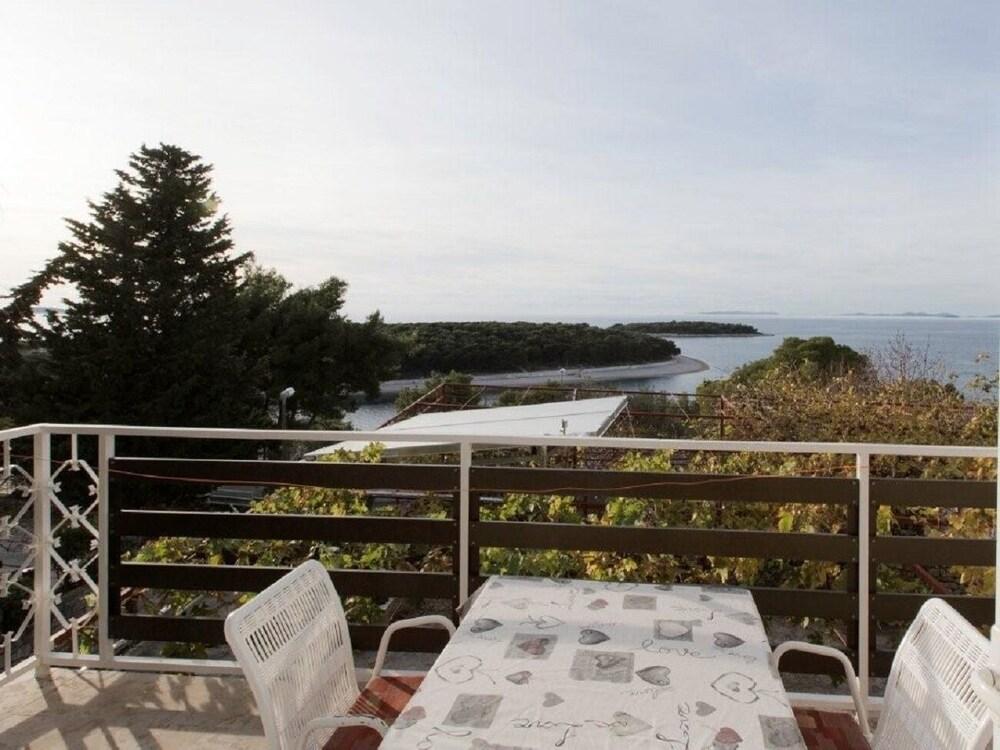 Mirja - With Parking - SA3