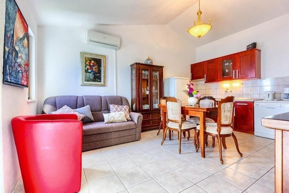 Lidi - by the sea - A2-kat