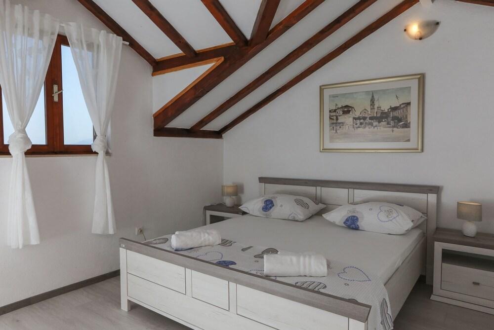 Mario - With Pool - H