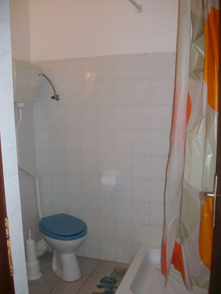 Bob - 10m From the sea - A4-lorena 9