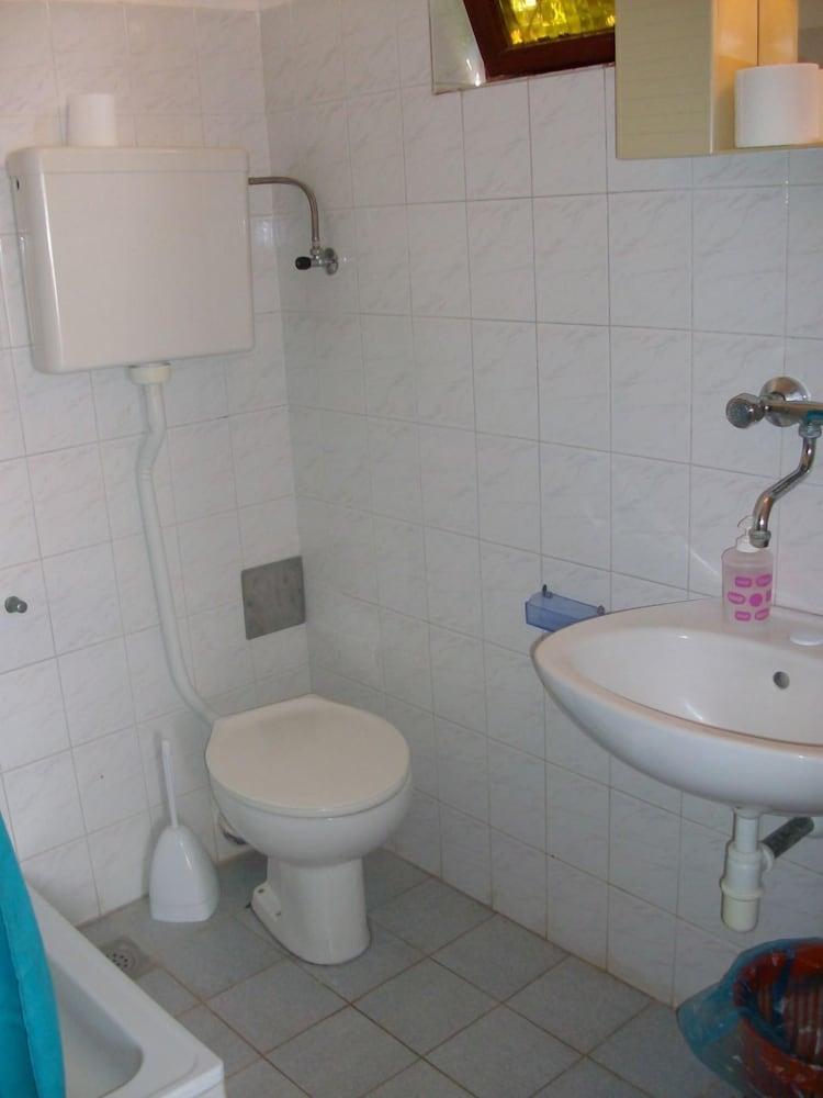 Bob - 10m From the sea - A4-lorena 9