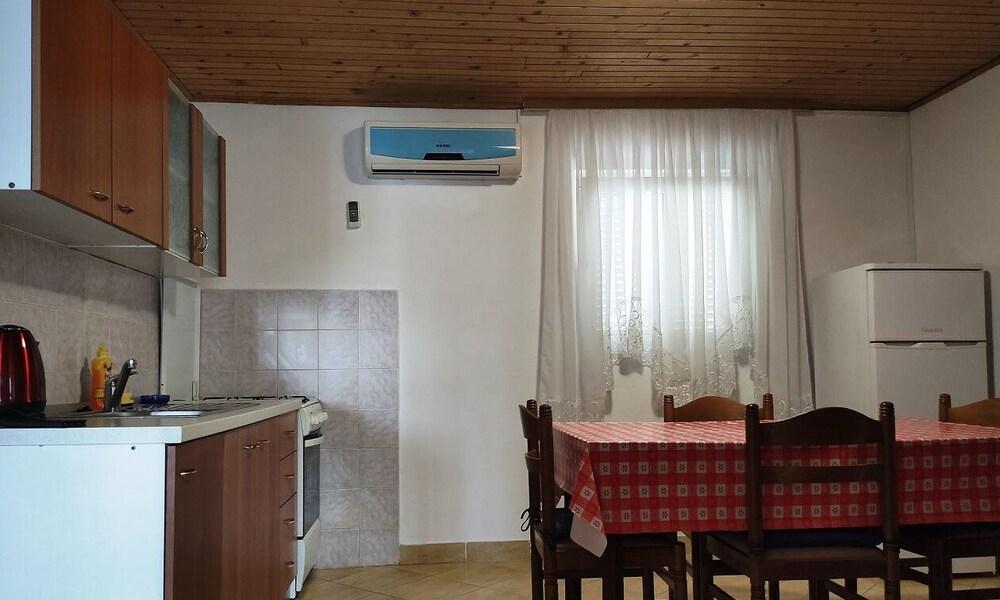 Anđelka - 50 m From Beach - A4