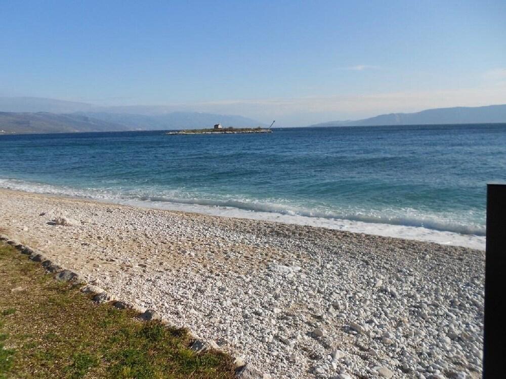 Kate - Free Private Parking - A2kada