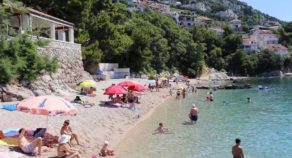 Neve - 100 m From Pebble Beach - A1