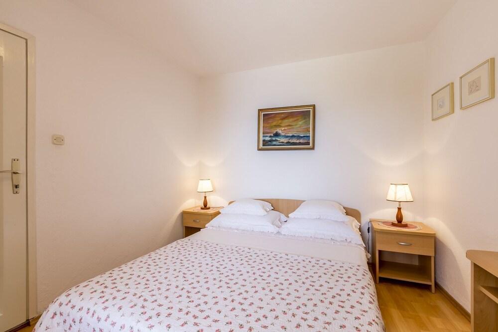 Matea - 20m From the sea - A3