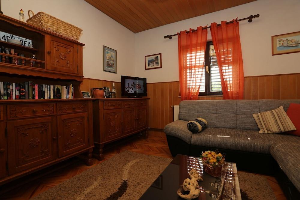 Dragi - 250 m From the Beach - A1