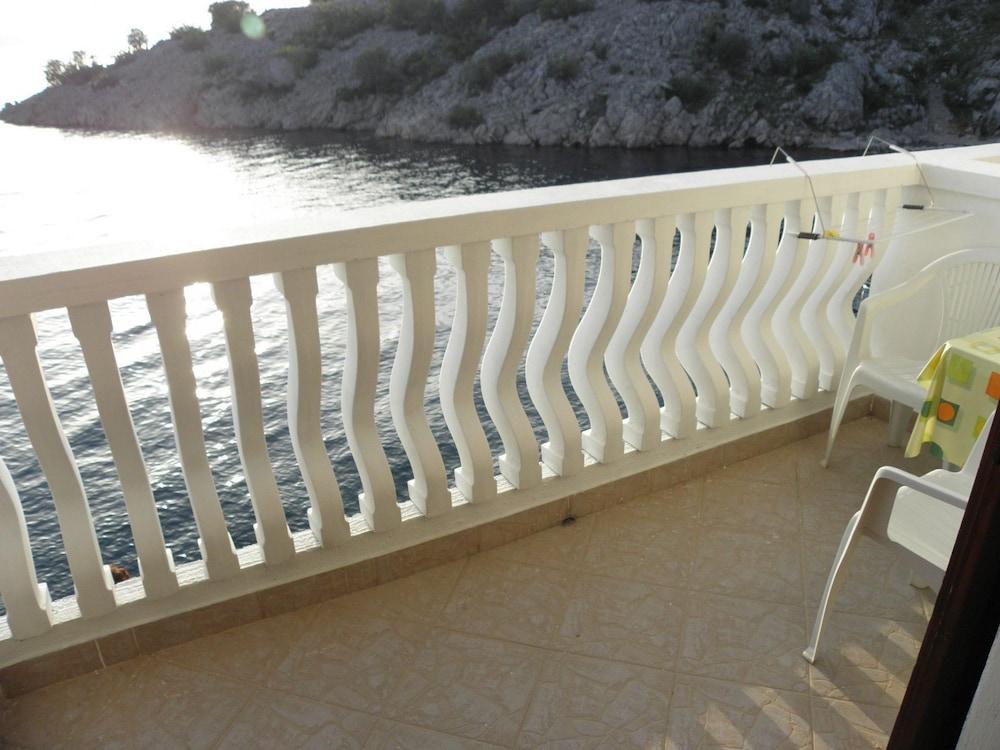 Taša - 5 m From sea - SA3