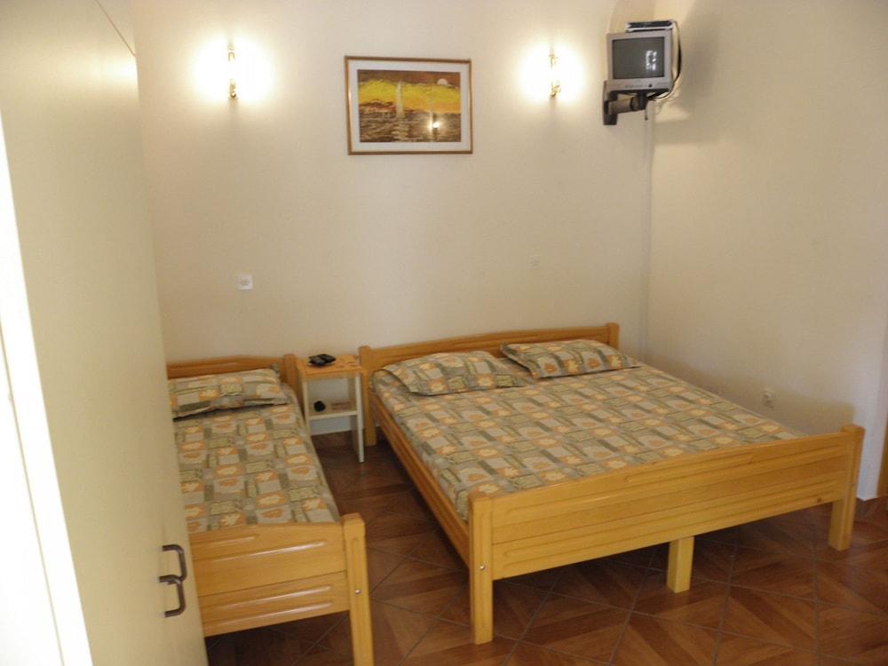 Brane - 180m to the sea - A3