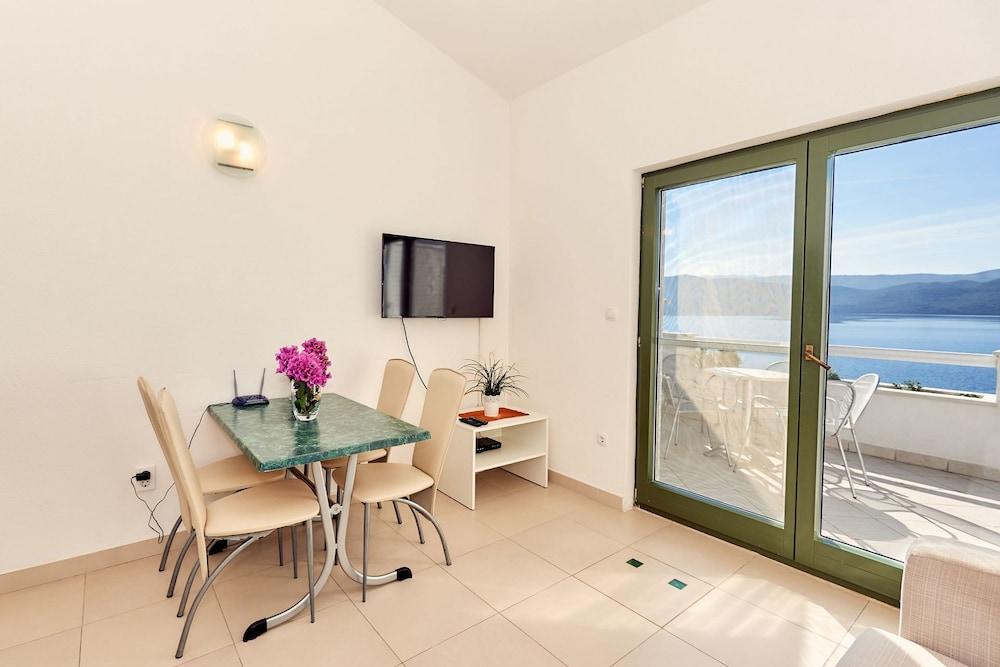 Sea Front - Free Parking - A3