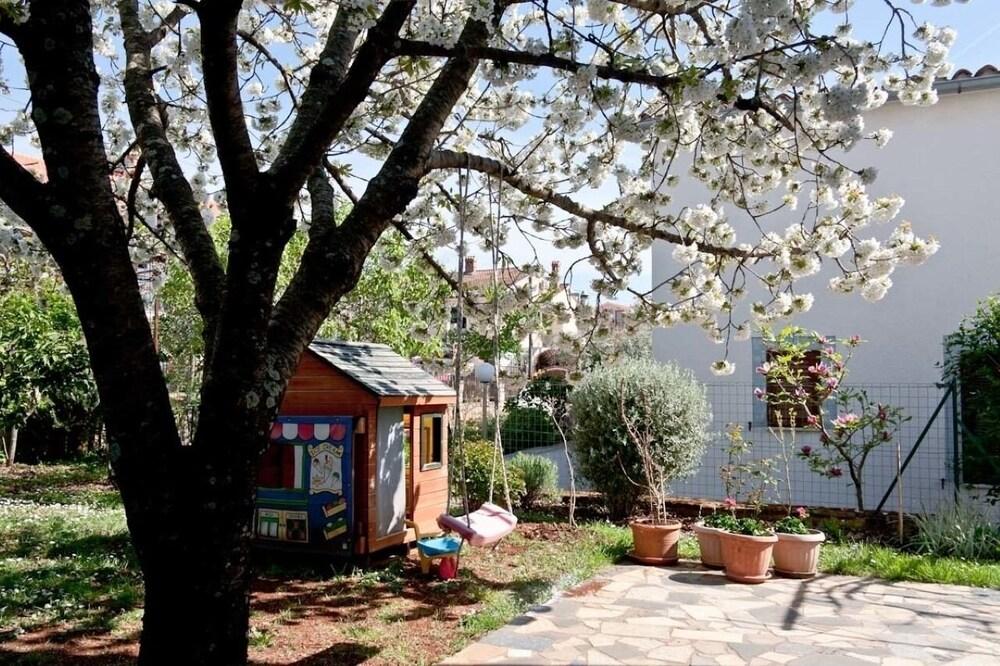 Neva - Great Location - SA2 Skalinada