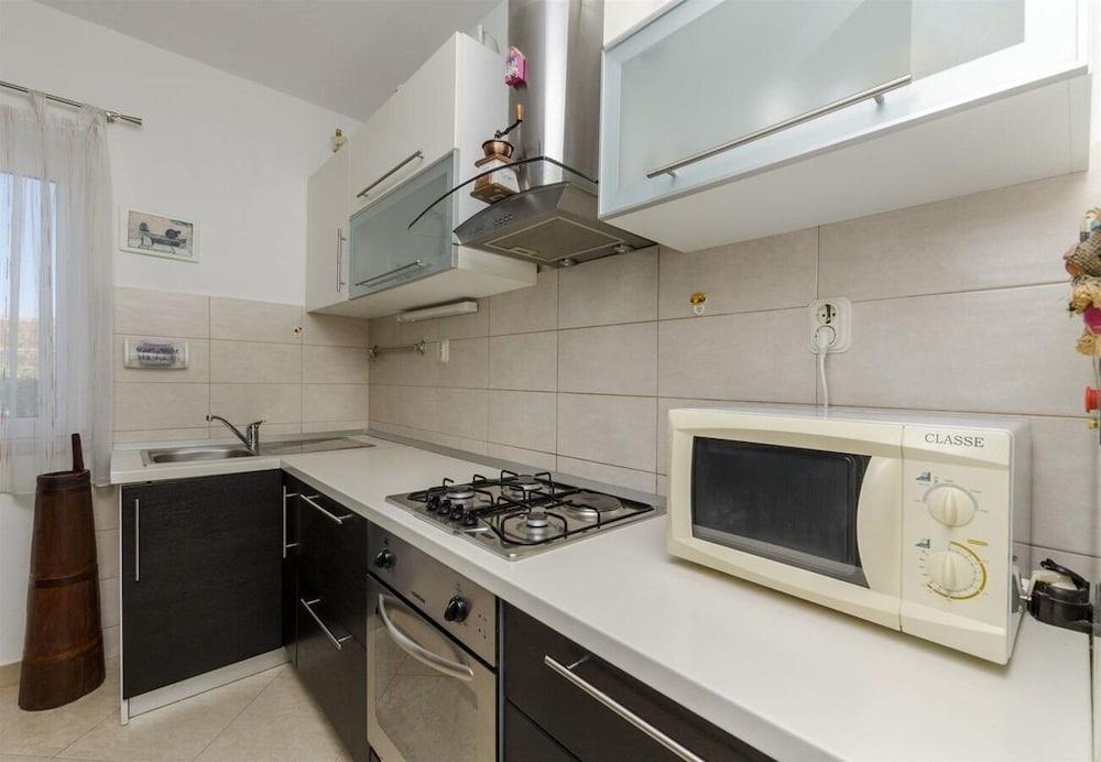 Jadranka - Comfortable and big Terrace - H