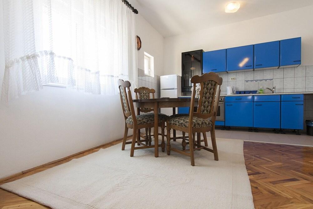 Zoran - 400 m From Beach - C3